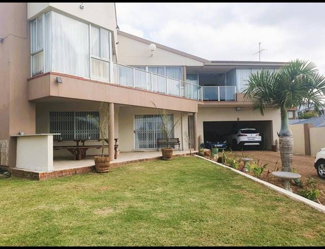 4 BEDROOM HOUSE FOR SALE IN MANABA BEACH